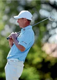  ?? GETTY IMAGES ?? Kiwi veteran golfer Steve Alker hangs on to finish the year at No 1 and claim a massive bonus in the United States.