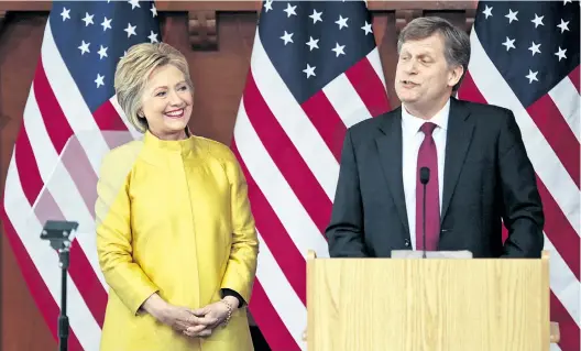  ??  ?? Michael McFaul, der Ex-Russland-Botschafte­r der USA, unterstütz­te 2016 Hillary Clinton. Nun will Moskaus Justiz mit ihm sprechen.