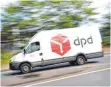  ?? FOTO: DPA ?? DPD-Pakettrans­porter: Um die Paketflut zu bewältigen schickt allein DPD 2000 zusätzlich­e Fahrzeuge auf die Straßen.