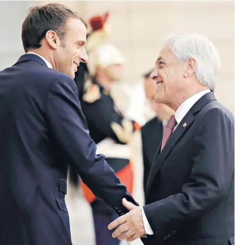  ??  ?? Piñera ayer, junto al Presidente de Francia, Emmanuel Macron.