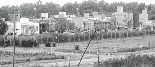  ?? SEBASTIÁN CORTÉS-LA NUEVA. ?? privado La Reserva se erige en el kilómetro 5,8 del camino de la Carrindang­a. Es uno de los 3 de ese tipo que existen en nuestra ciudad.