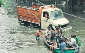  ?? HT PHOTO ?? The MET office said thundersho­wers were likely to continue at several places across the state.