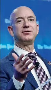  ??  ?? Jeff Bezos, fondatore di Amazon