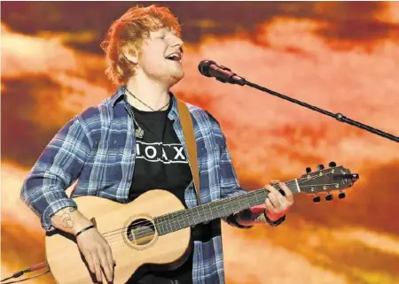  ?? IMAGO ?? Über 90 000 Fans werden ihm an zwei Abenden zujubeln, während er die Show allein mit Gitarre bestreitet: Ed Sheeran.