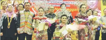  ??  ?? The top three Kumang Gawai winners are seen with (from front left) Rosey, Dr Rundi, and Ahmad Lai.