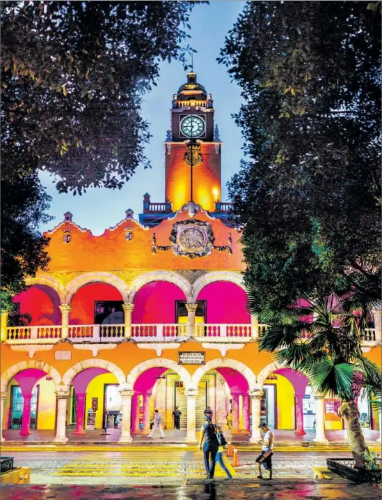  ?? Photo of Mérida Town Hall from Yucatán Fine Art Photograph­y / Alamy Stock Photo ??