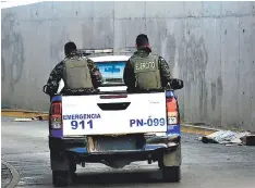  ??  ?? Miembros de la Policía realizaron fuertes operativos en la zona.