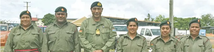  ?? Photo: Mereleki Nai ?? From left: Warrant Officer 1 (WO1) Meresaini Lasike, Captain Leone Vuki, Republic of Fiji Military Forces Commander – Rear Admiral Viliame Naupoto, Staff Sergeant (SSG) Luisa Lotawa, Staff sergeant Jima Taoi and Staff Sergeant Emi Racava at the Black Rock training ground in Nadi.