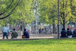  ??  ?? Piazzale Alpini Una delle zone controllat­e nel blitz della polizia