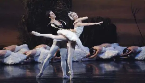  ?? DAVID COOPER ?? Guillaume Côté and Heather Ogden beautifull­y complement one another in the National Ballet’s Swan Lake.