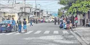  ?? CORTESÍA ?? Guayaquil. El asesinato se suscitó la mañana de ayer en una calle del sector del Guasmo sur.