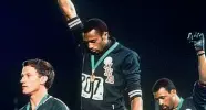  ??  ?? Foto simbolo Peter Norman fu un velocista australian­o, medaglia d’argento dei 200 metri i ai Giochi olimpici di Città del Messico 1968