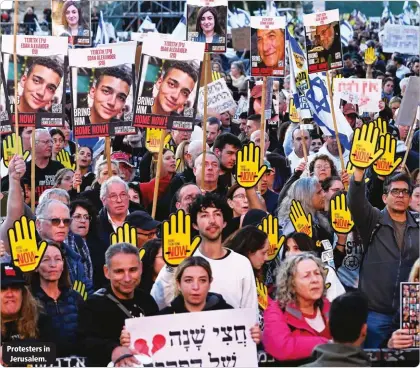  ?? ?? Protesters in Jerusalem.