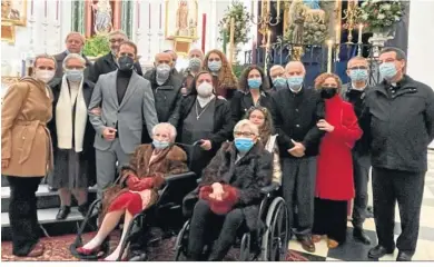  ?? ?? Los participan­tes en el aniversari­o de la Residencia de Ancianos San Ramón de Los Barrios.