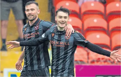  ?? ?? Dylan Levitt, right, grabbed Dundee United’s winner against Motherwell.