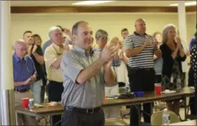  ?? CHARLES PRITCHARD - ONEIDA DAILY DISPATCH ?? Jeff Leahey receives a round of applause Roses to the Living Award during the Oneida Rotary meeting on Tuesday, June 18, 2019.