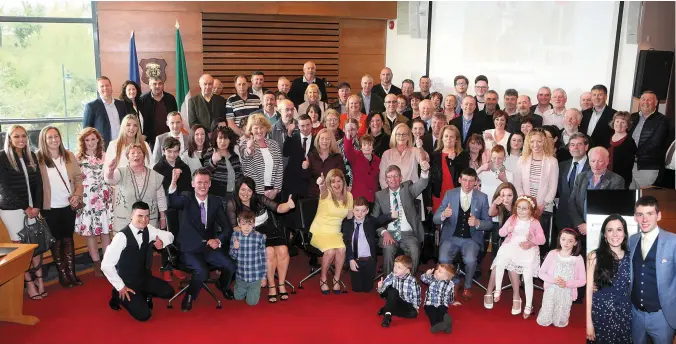  ??  ?? Family, friends and supporters of Jockey Derek Fox who won the Aintree Grand National this year gather for a civic reception on Sunday. Inset: Leah Francioni and Derek Fox.