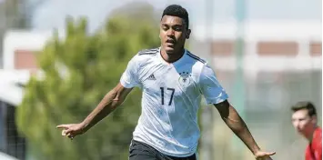  ?? Foto: Getty ?? Maurice Malone im Trikot der deutschen U 17 Nationalma­nnschaft. Derzeit spielt der Augsburger mit dem DFB Team bei der EM in Kroatien.