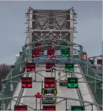  ?? BOB TYMCZYSZYN TORSTAR FILE PHOTO ?? Border mayors continue to provide input to the federal government as it considers new measures at land crossings.