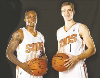  ?? ROB SCHUMACHER/AZCENTRAL SPORTS ?? The Suns’ Eric Bledsoe (left) and Goran Dragic have some playoff experience.