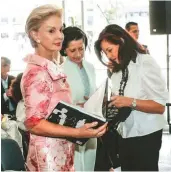  ??  ?? Carolina Hererra, Lina Moreno de Uribe y Lila Ochoa, durante
Colombiamo­da, en 2007.