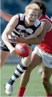  ??  ?? Andrew McArthur playing for the Geelong VFL team in a practice match in 2007.