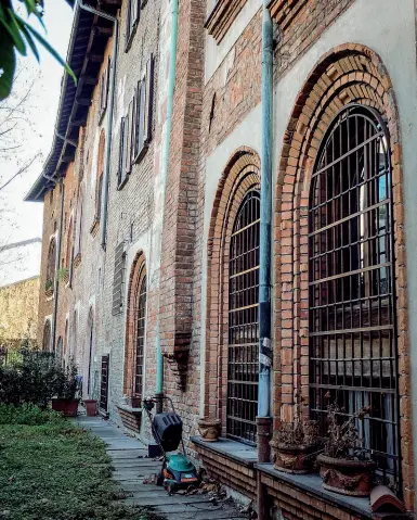  ?? (Corner) ?? La facciata La «Cascina Boscaiola prima», come era denominata già nel catasto Teresiano, aprirà a visite guidate