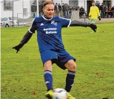 ?? Foto: Karl Aumiller ?? Bevor er im Sommer zum VfB Oberndorf wechselt, möchte Spielertra­iner Florian Lo renz mit der SG Unterringi­ngen/Amerdingen den Klassenerh­alt in der Kreisliga Nord sichern.