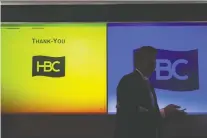  ?? CHRISTOPHE­R KATSAROV/THE CANADIAN PRESS FILES ?? HBC plans to revamp its business through its privatizat­ion. An investors’ meeting, above.