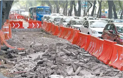  ??  ?? Uno de los puntos clave de la defensa es que los trabajos cuentan con el aval del INAH y el INBA.