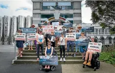  ??  ?? Also at the weekend, a group protested over the export of live cattle from Taranaki shores.