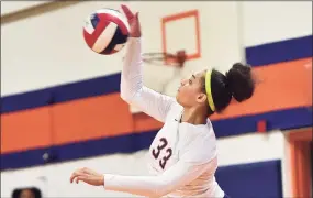  ?? Catherine Avalone / Hearst Connecticu­t Media ?? Lyman Hall outside hitter Mackenzie Grady.