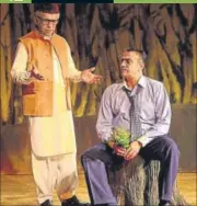  ??  ?? Actor Rajit Kapur shares the stage with actor Naseeruddi­n Shah in the play, A Walk in The Woods.