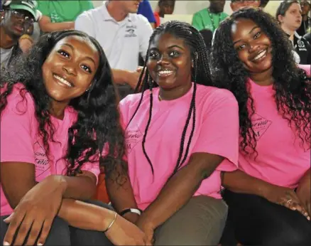  ?? PHOTOS BY FRANCI VALENZANO ?? From left: Corene Hendrickso­n, a criminal justice major from Wappinger Falls; Dayma Lino, an individual studies student from the Bronx; and Faridat Balogun, a business student from Brooklyn were among the mentors who assisted new students during...