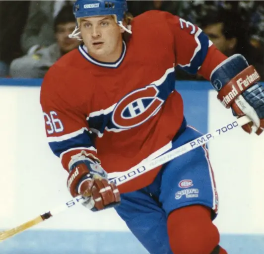  ??  ?? Todd Ewen dans l’uniforme du Canadien au Colisée de Québec. PHOTO D’ARCHIVES