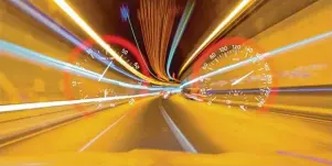  ?? Foto: jozsitoero­e, Fotolia.com ?? Auf Autobahnen ohne Tempolimit gilt die sogenannte Richtgesch­windigkeit von 130km/h. Doch mal ehrlich: Wer hält sich daran?