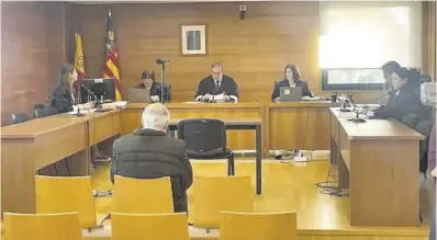  ?? Bigné ?? Imagen del sacristán, sentado en el banquillo de los acusados de la Audiencia Provincial.