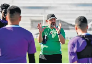  ?? JORGE DEL ÁGUILAO ?? Víctor Basadre, nuevo entrenador de la Balona.