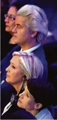  ?? Foto: Roberto Pfeil, afp ?? Rechtspopu­listen unter sich: Geert Wil ders, Front National Chefin Marine Le Pen (Mitte) und Frauke Petry (AFD) im Januar in Koblenz.