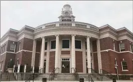  ?? File photo ?? Hamden Memorial Town Hall.