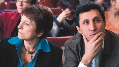  ?? JACQUES NADEAU LE DEVOIR ?? Françoise David et Amir Khadir en 2006, lors du congrès de fondation de Québec solidaire. Selon l’auteure, le parti vient de renier un des principes adoptés lors de ce congrès.