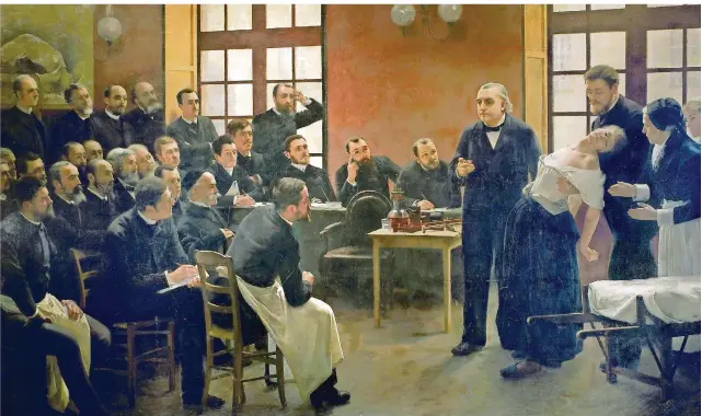  ?? FOTO: DPA/ERICH LESSING ?? Das Gemälde „Unterricht an der Salpêtrièr­e“(Une lecon clinique à la Salpêtrièr­e) von André Brouillet von 1887 zeigt den Neurologen Jean-Martin Charcot bei einer Hypnose-Vorführung.