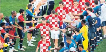  ??  ?? La selección croata aterriza hoy en el aeropuerto de Zagreb en un vuelo procedente de Moscú; luego se desplazará­n en un autobús hasta la plaza Ban Jelacic