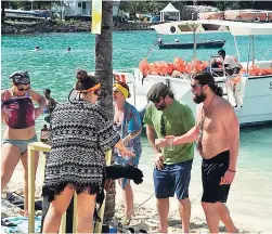  ??  ?? Guests seen here enjoying a variety of activities throughout their stay in Ocho Rios.