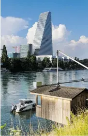  ??  ?? Fischergal­gen und La-Roche-Turm.