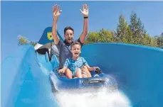  ?? FOTO: RAVENSBURG­ER SPIELELAND ?? Die Wasserruts­che „Wasserpoli­zei“ist für die „Brio World“neu überarbeit­et worden.