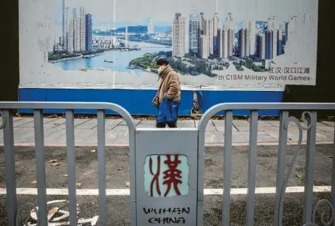  ?? Foto: Getty Images ?? Im Kampf gegen das Coronaviru­s hat die chinesisch­e Regierung die Stadt Wuhan abgesperrt.