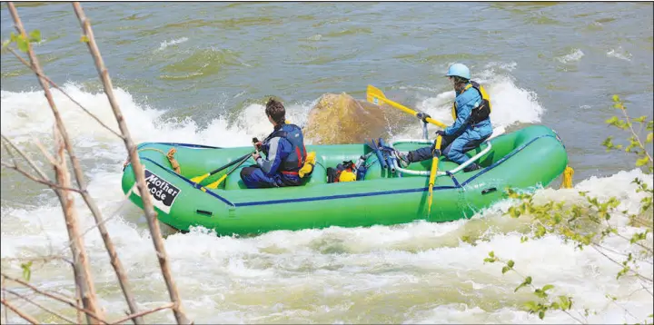  ?? SHUTTERSTO­CK.COM (2017) ?? Whitewater rafters set out in this 2017 file photo on the rapids of American River near Sacramento, Calif. Rafting is generally safe, but even with profession­al guides the risk is real when the water starts f lowing fast, which is what the upcoming season promises in California.