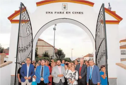  ?? ABC ?? Inauguraci­ón de una edición de la feria ‘Una Pará en Gines’