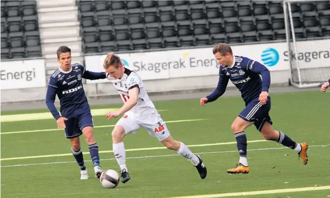  ?? FOTO: NILS-TORE OLSEN ?? INDRELØPER: Torbjørn Agdestein spilte hele kampen mot Arendal som indreløper, noe han aldri før har gjort.